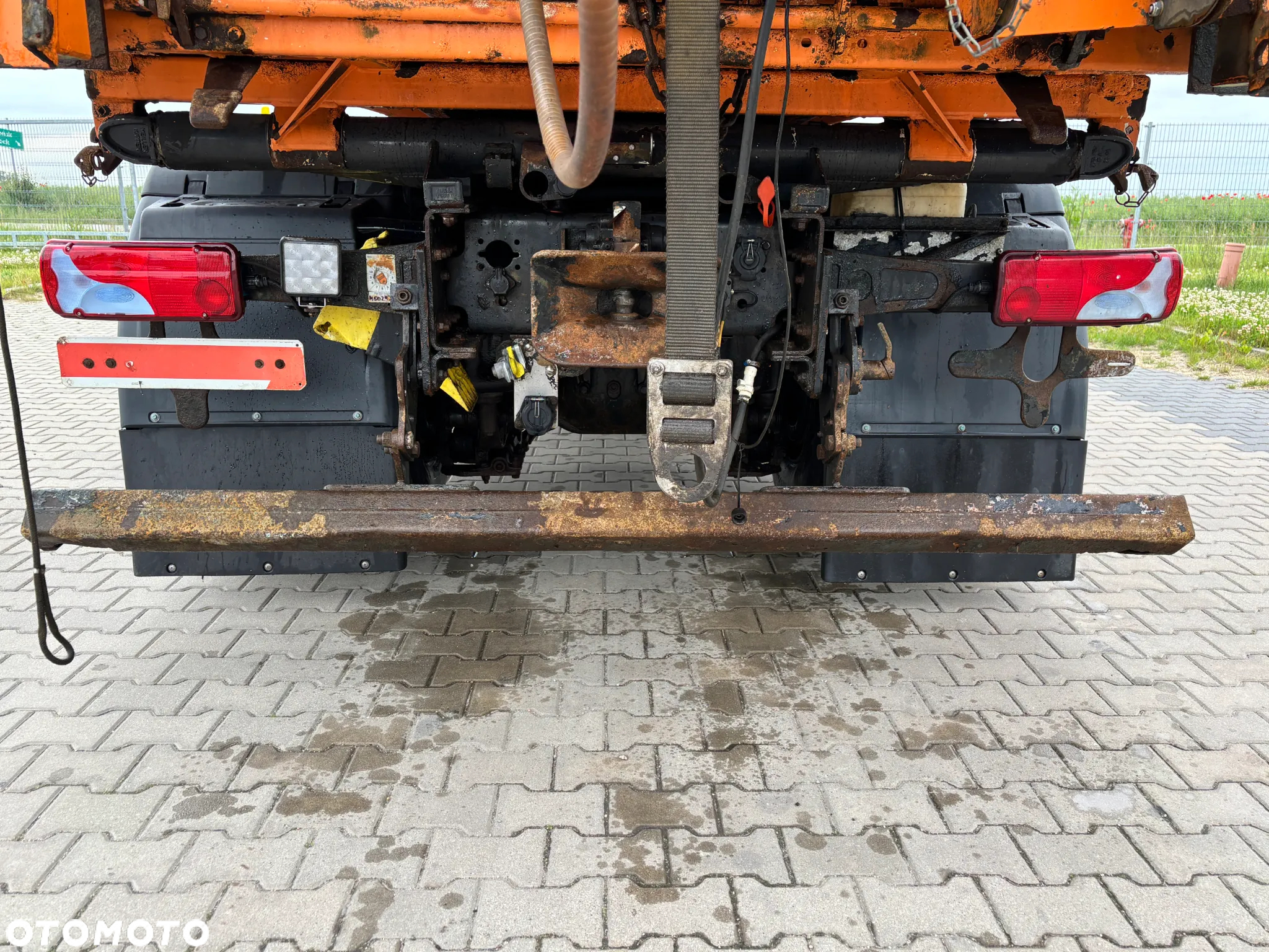 MAN 18.320 4x4 stały napęd na wał , kiper Meiller , posypywarka EPOKE, czołownica do pługa , sterowanie, manual , - 14