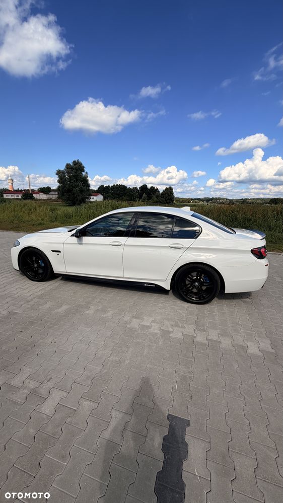 BMW Seria 5 525d xDrive - 10