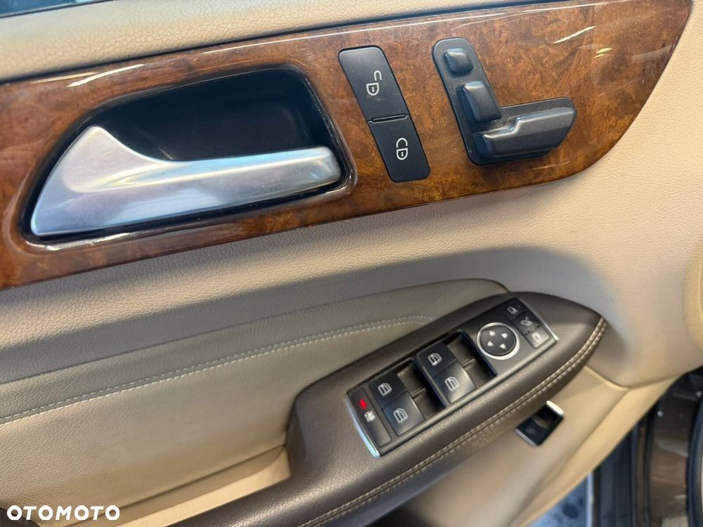 Mercedes-Benz ML - 19