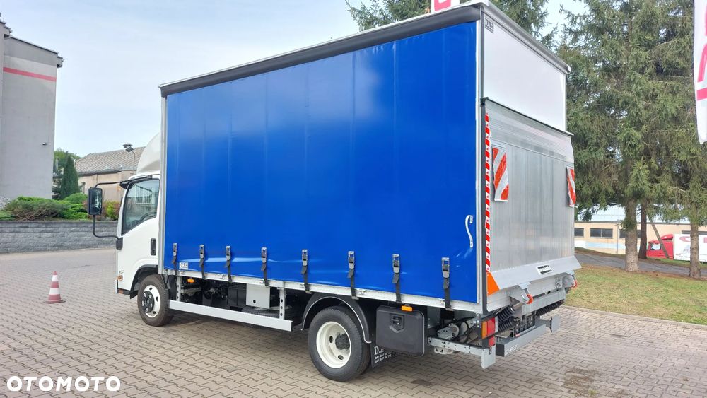 Isuzu M27 - 3