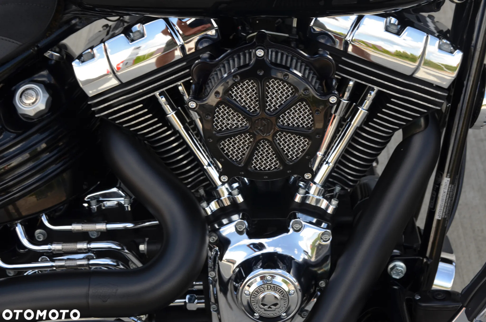 Harley-Davidson Softail Breakout - 18