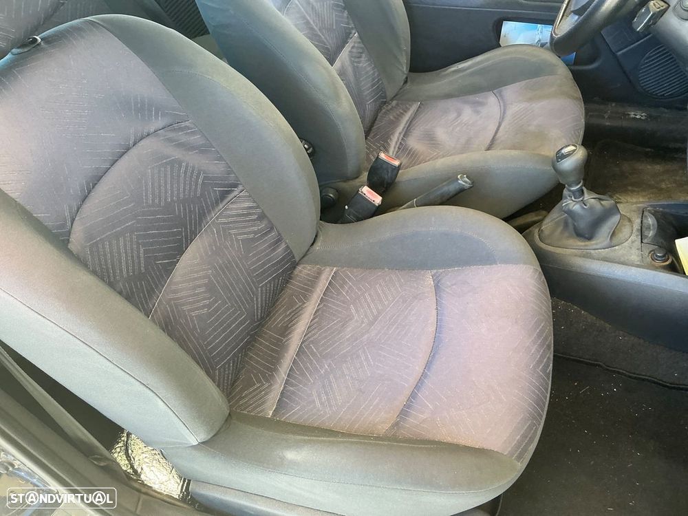 Renault Clio 1.2 16V Dynamique - 32