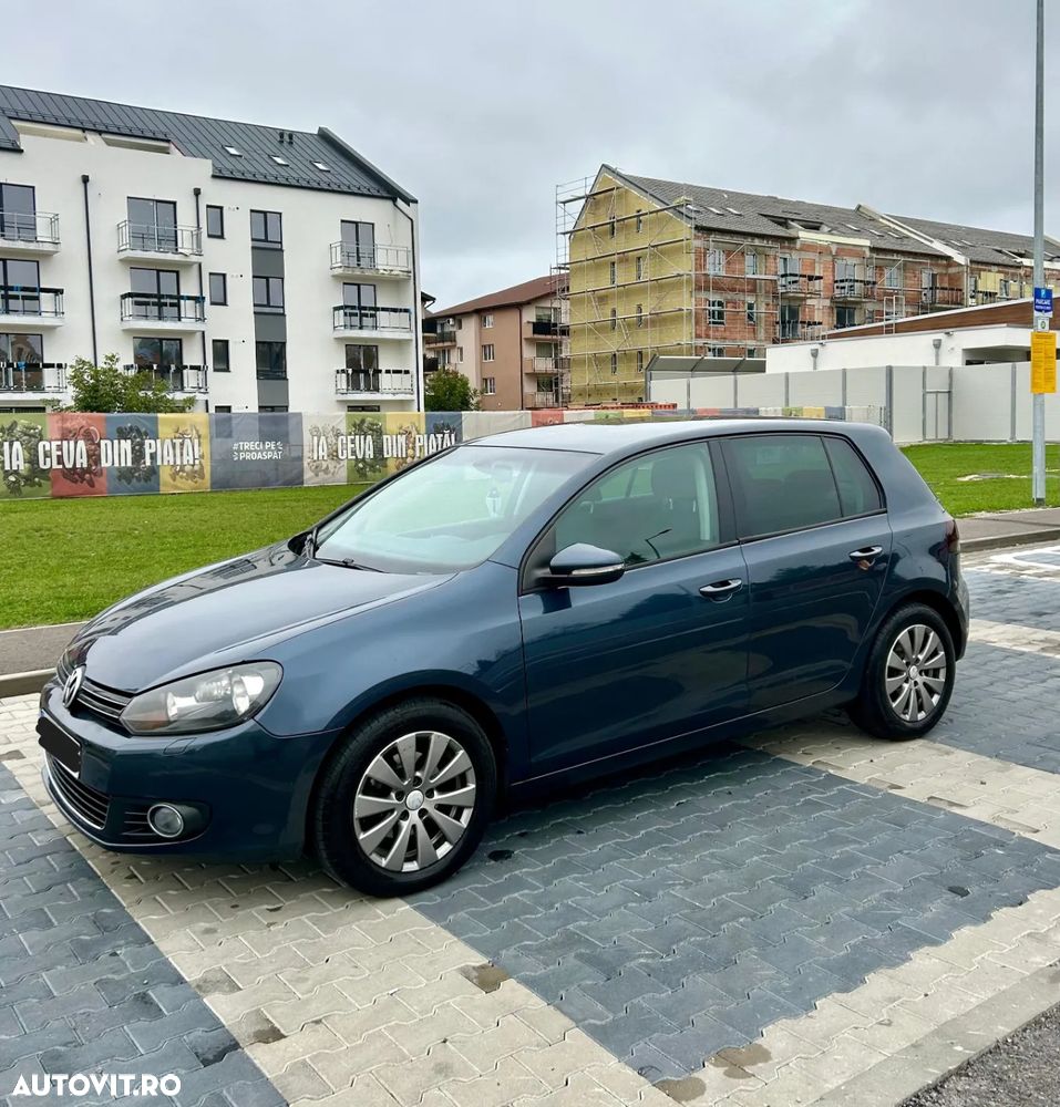 Volkswagen Golf - 1