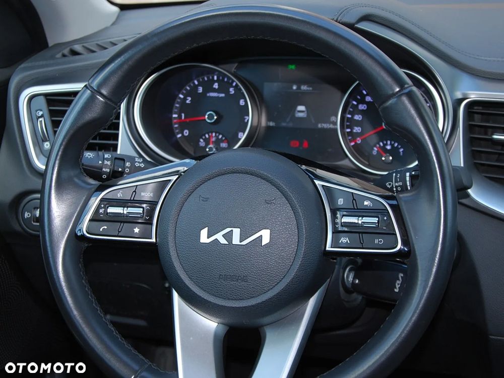 Kia Ceed - 22