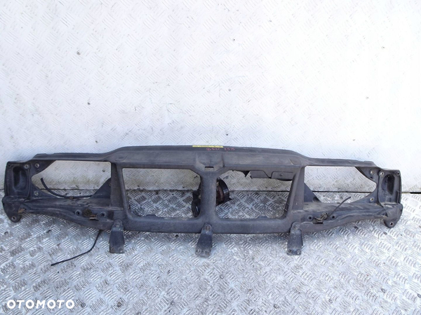 Pas przedni wzmocnienie Volvo 850