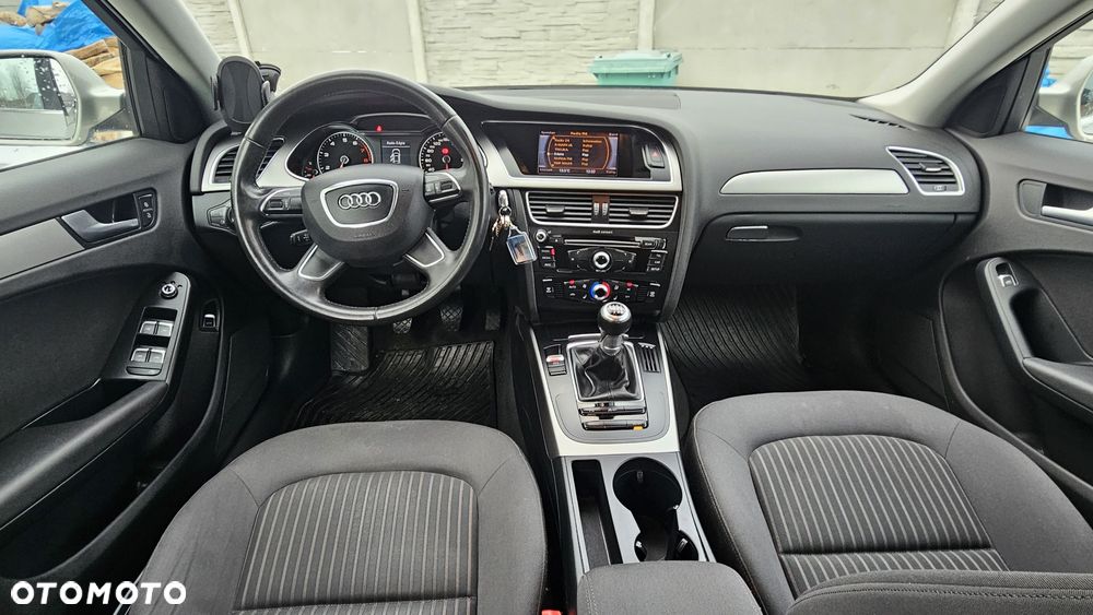 Audi A4 Limousine - 3