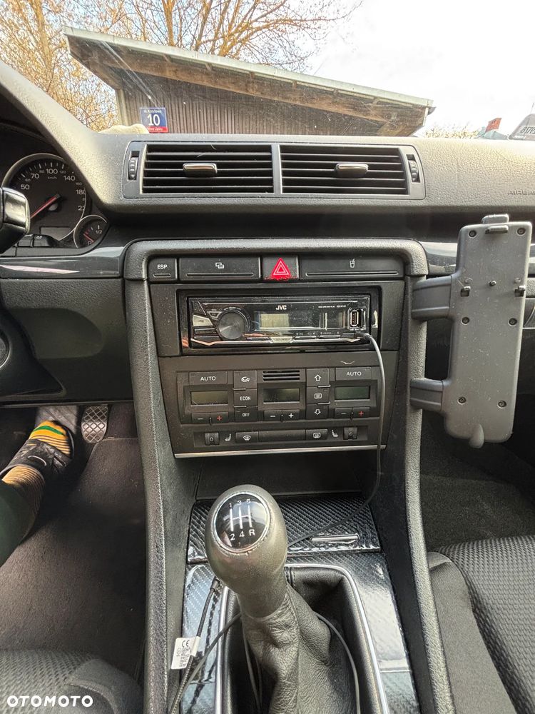 Audi A4 Limousine - 13