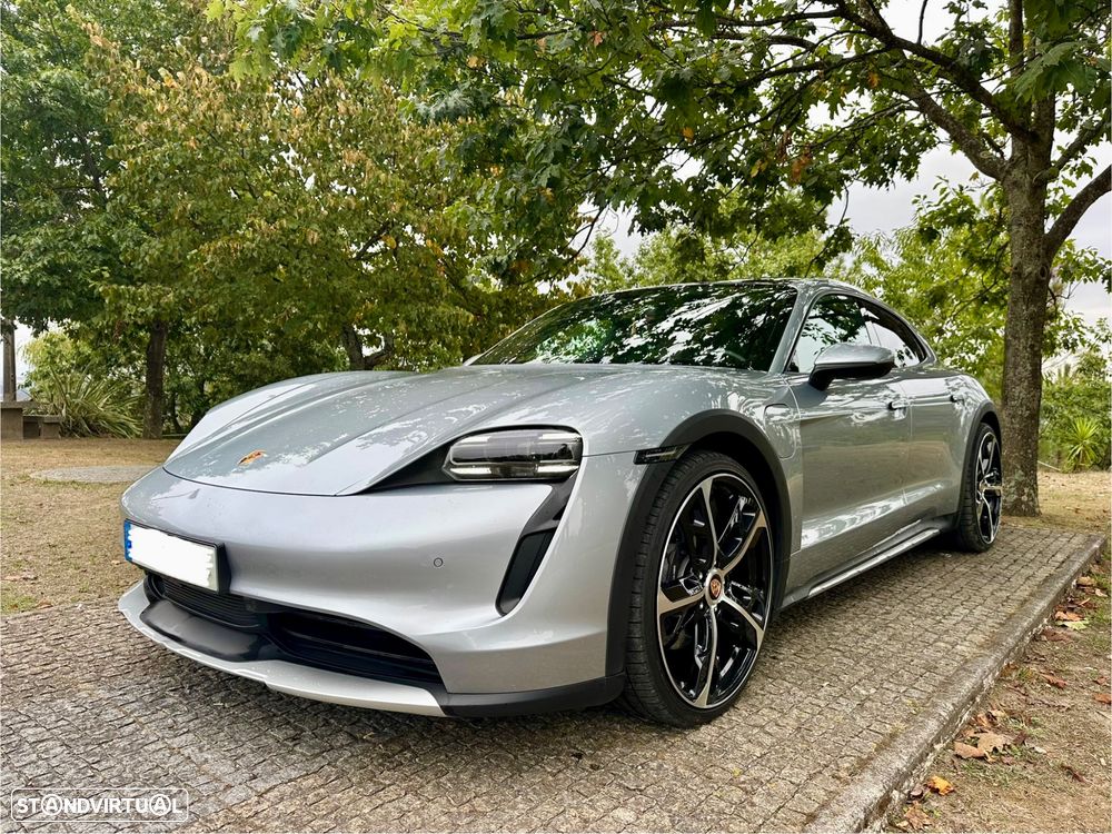 Porsche Taycan Cross Turismo 4
