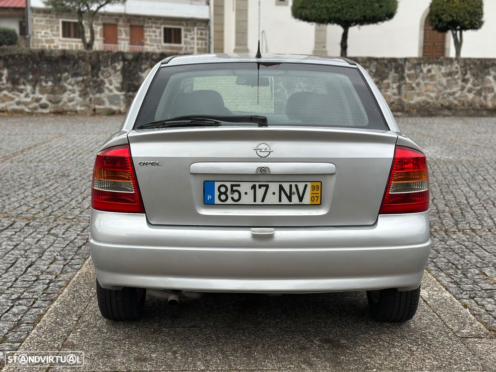Opel Astra 1.4i 16V Sport - 17