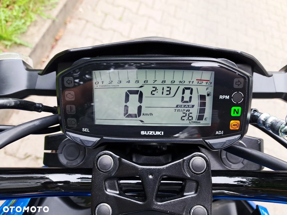 Suzuki GSX - 16