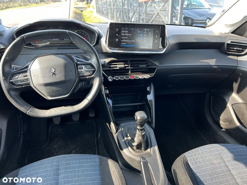 Peugeot 208 - 9