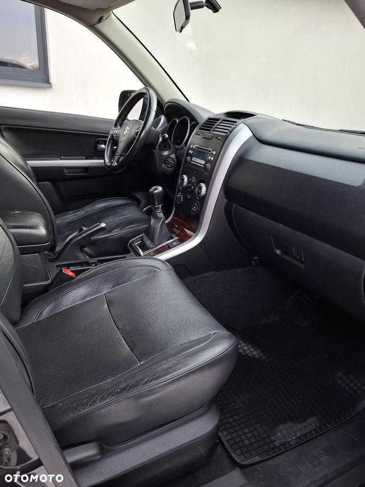 Suzuki Grand Vitara 2.0 De luxe - 8
