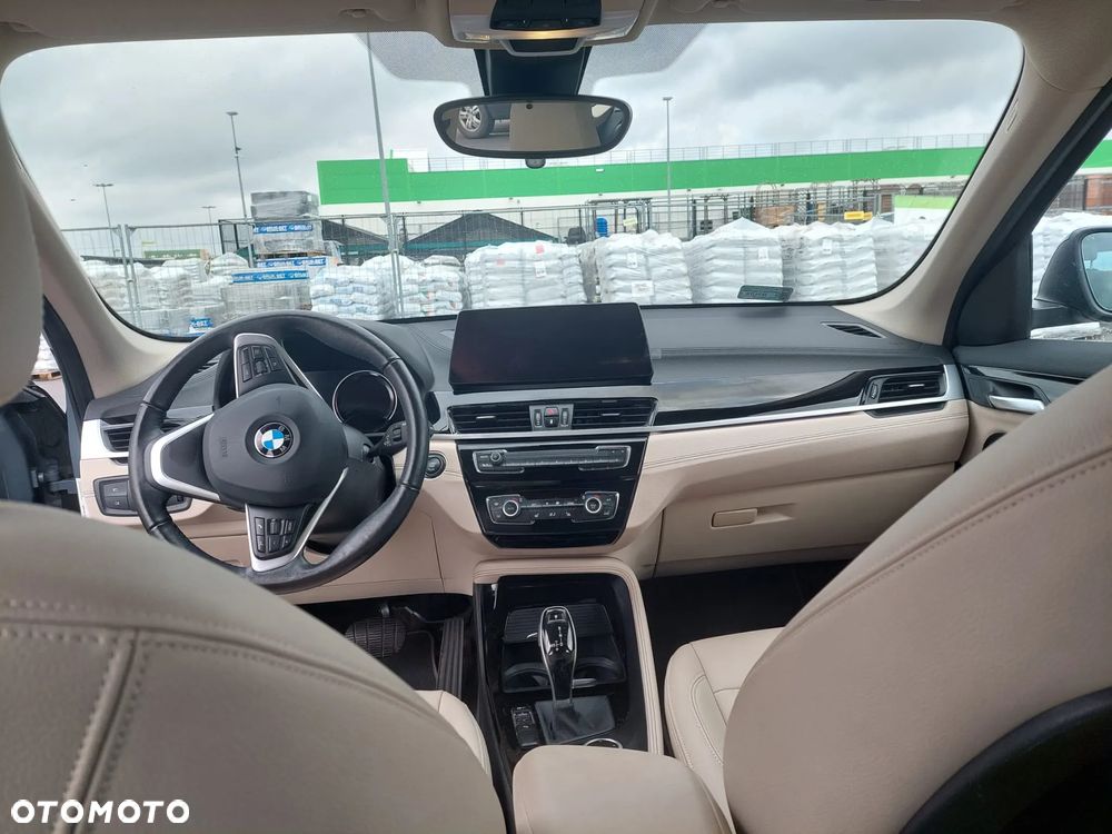 BMW X1 sDrive18i - 12