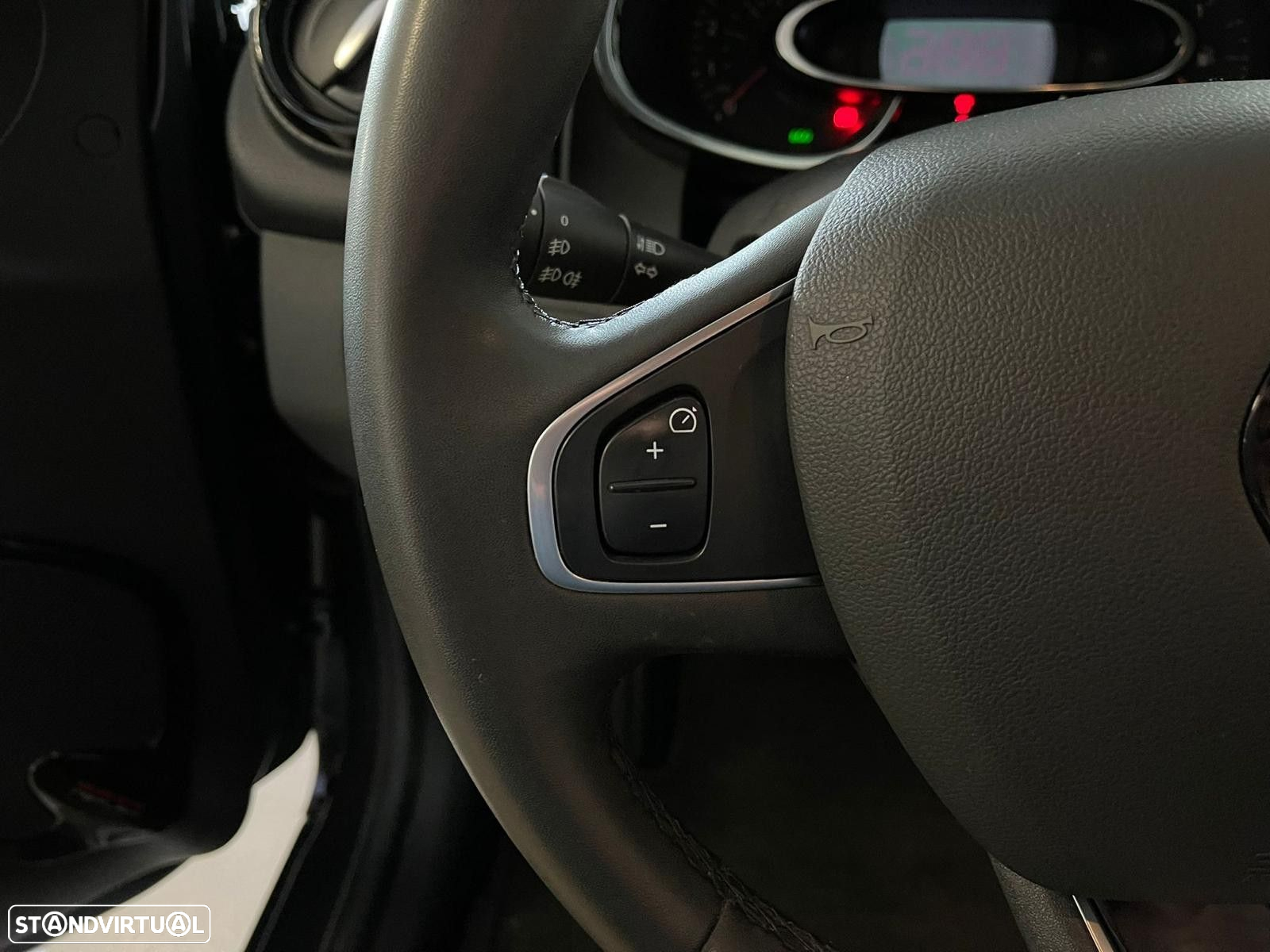 Renault Clio Sport Tourer 0.9 TCe Limited - 9
