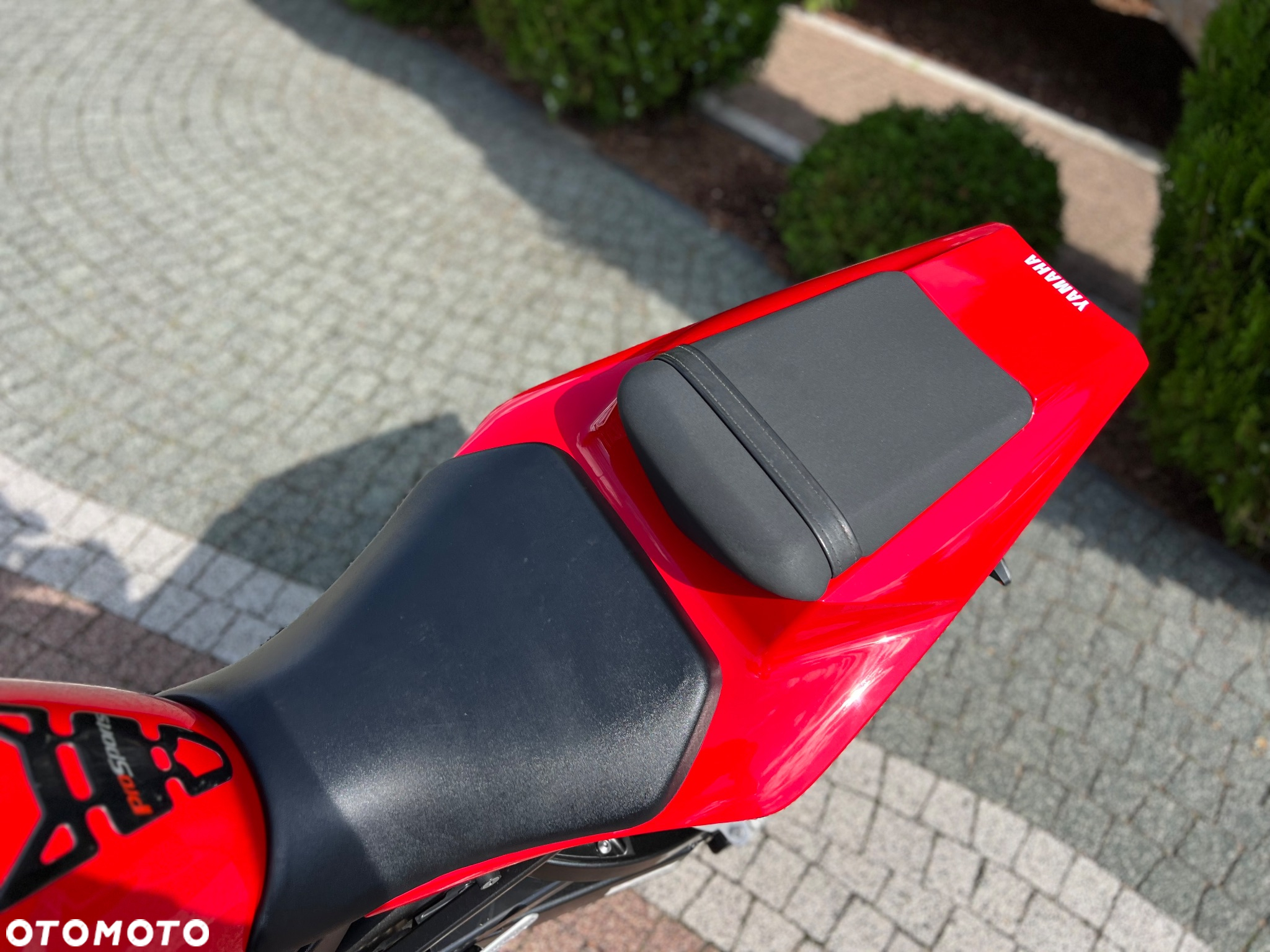 Yamaha R1 - 30
