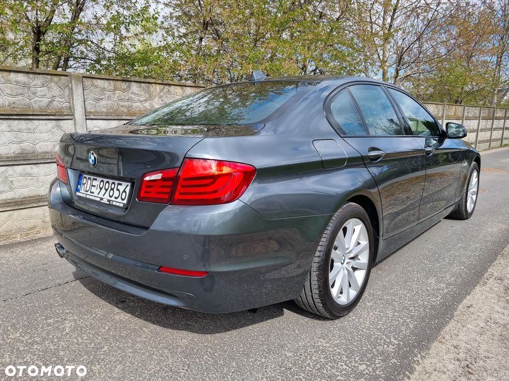 BMW Seria 5 528i Sport-Aut Luxury Line - 15