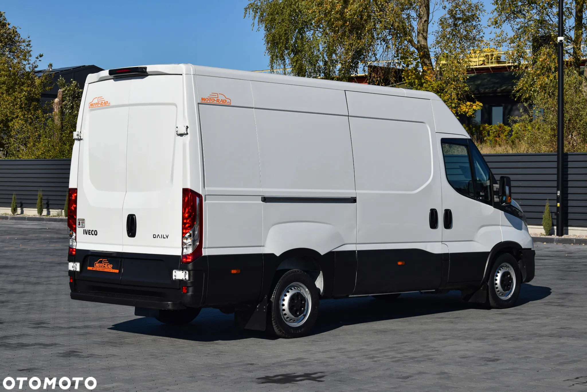 Iveco DAILY 35S16 / 2.3- 160 KM / NOWY MODEL / DOSTAWCZE / BLASZAK / 3 OSOBY / KLIMA / CZUJNIKI PARKOWANIA TYŁ / TRYB CITY / 2021 / SERWISOWANY / Z NIEMIEC - 5