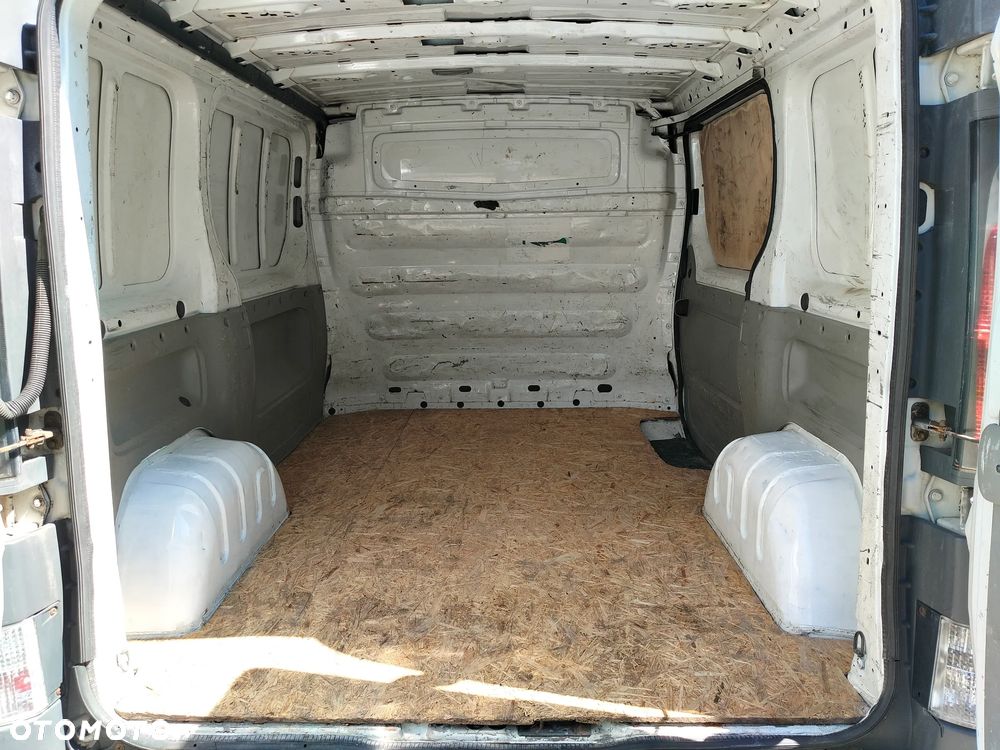 Renault Trafic - 12