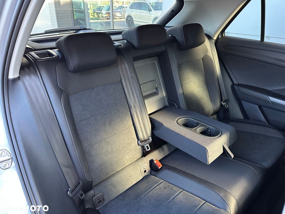 Volkswagen T-Roc - 17