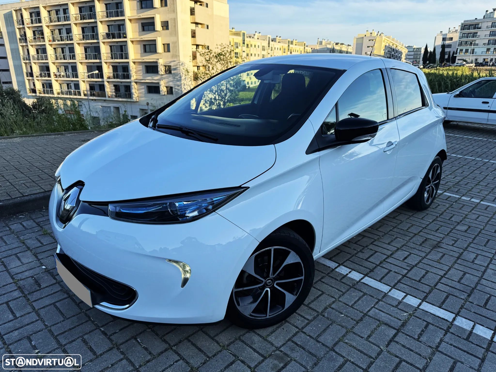 Renault Zoe (c/ Bateria) 41 kwh Intens - 1