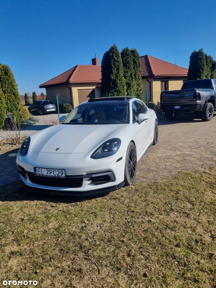 Porsche Panamera 4 - 37