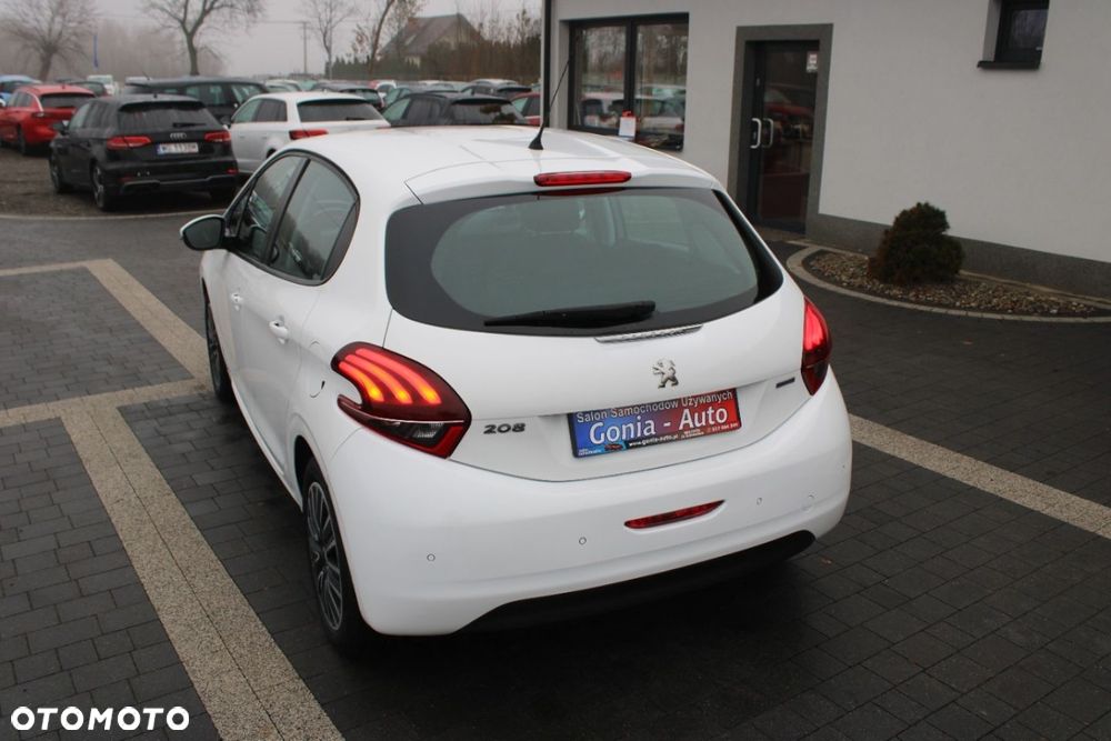 Peugeot 208 - 24