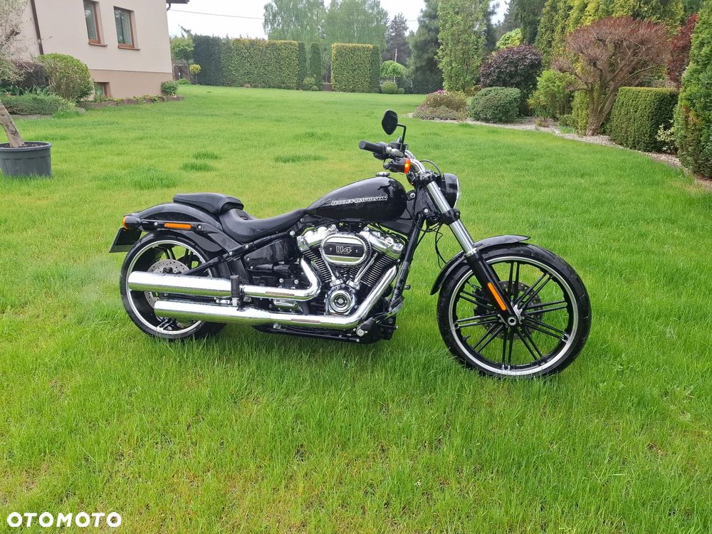 Harley-Davidson Softail Breakout - 1