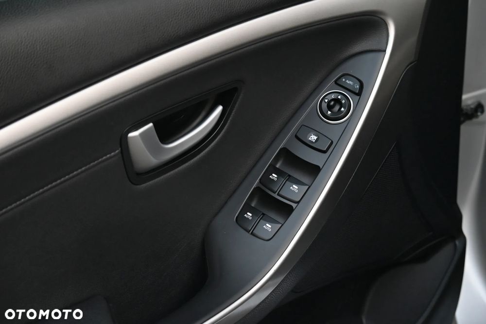 Hyundai i30 1.6 CRDi Premium - 32