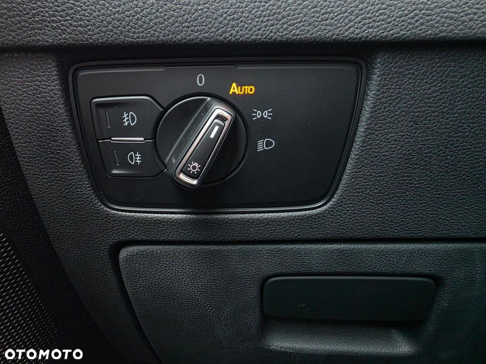 Volkswagen Passat 2.0 TDI EVO Elegance DSG - 11