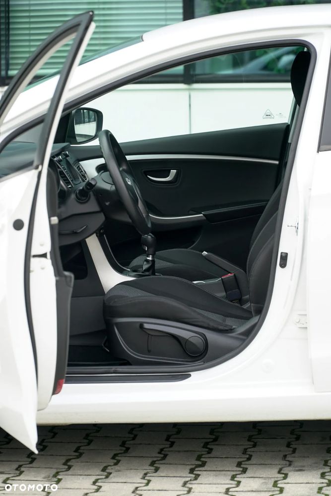 Hyundai i30 1.4 BlueDrive Base - 19