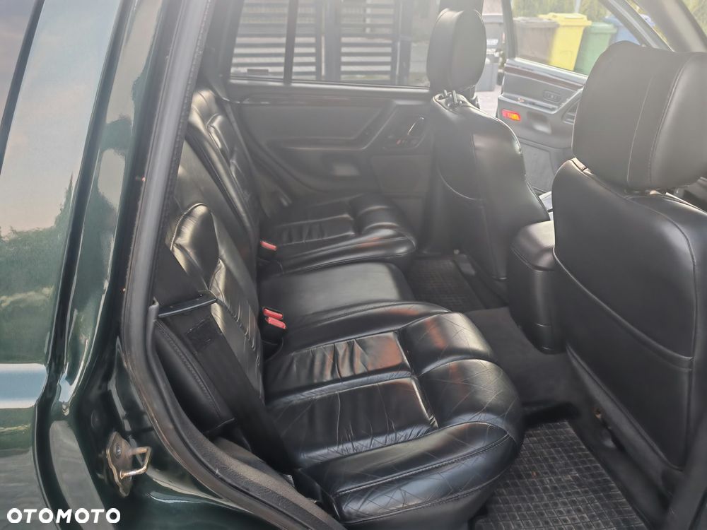 Jeep Grand Cherokee - 26