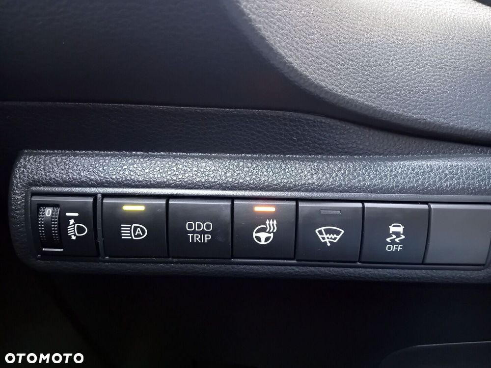 Toyota Corolla 1.8 Hybrid Comfort - 21