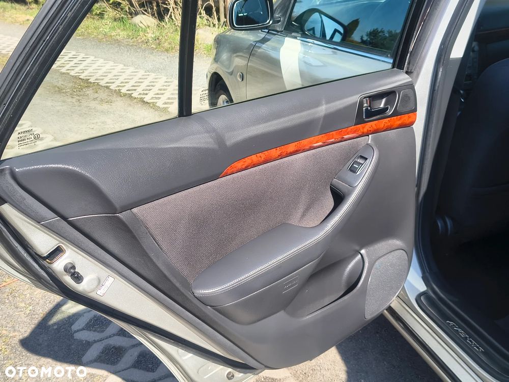 Toyota Avensis 2.0 VVT-i Edition - 14