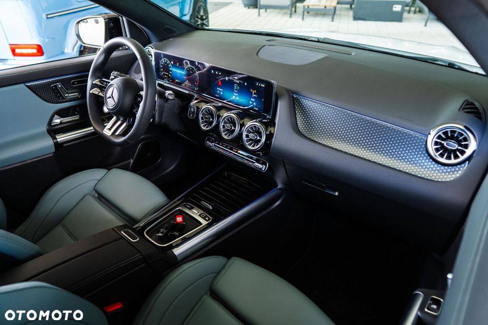 Mercedes-Benz GLA - 20