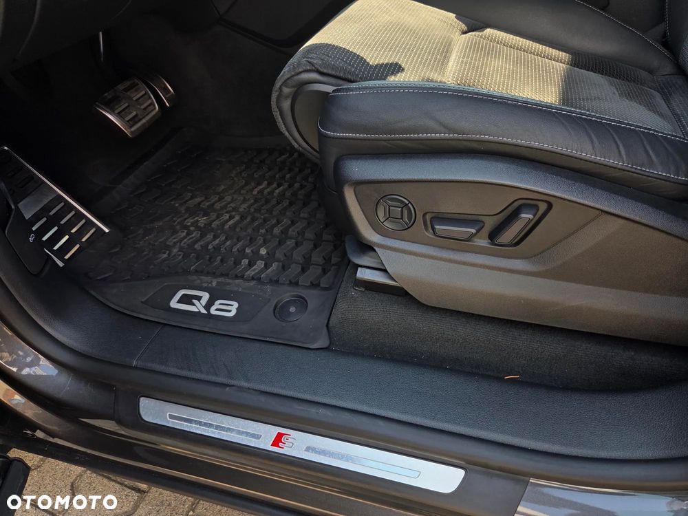 Audi Q8 - 12