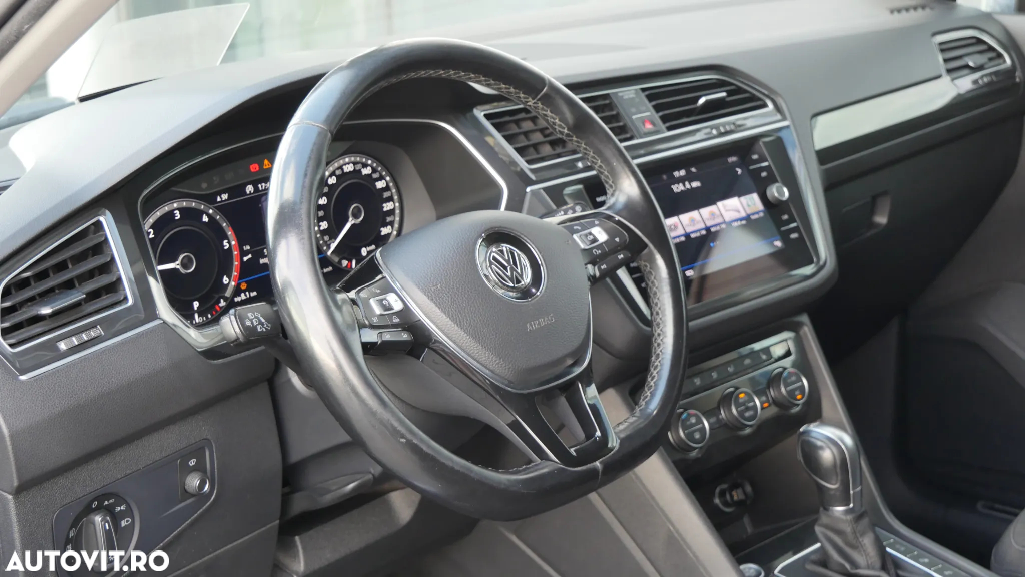 Volkswagen Tiguan - 4
