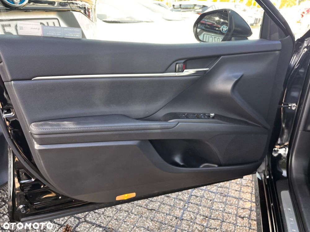 Toyota Camry 2.5 Hybrid Comfort CVT - 22