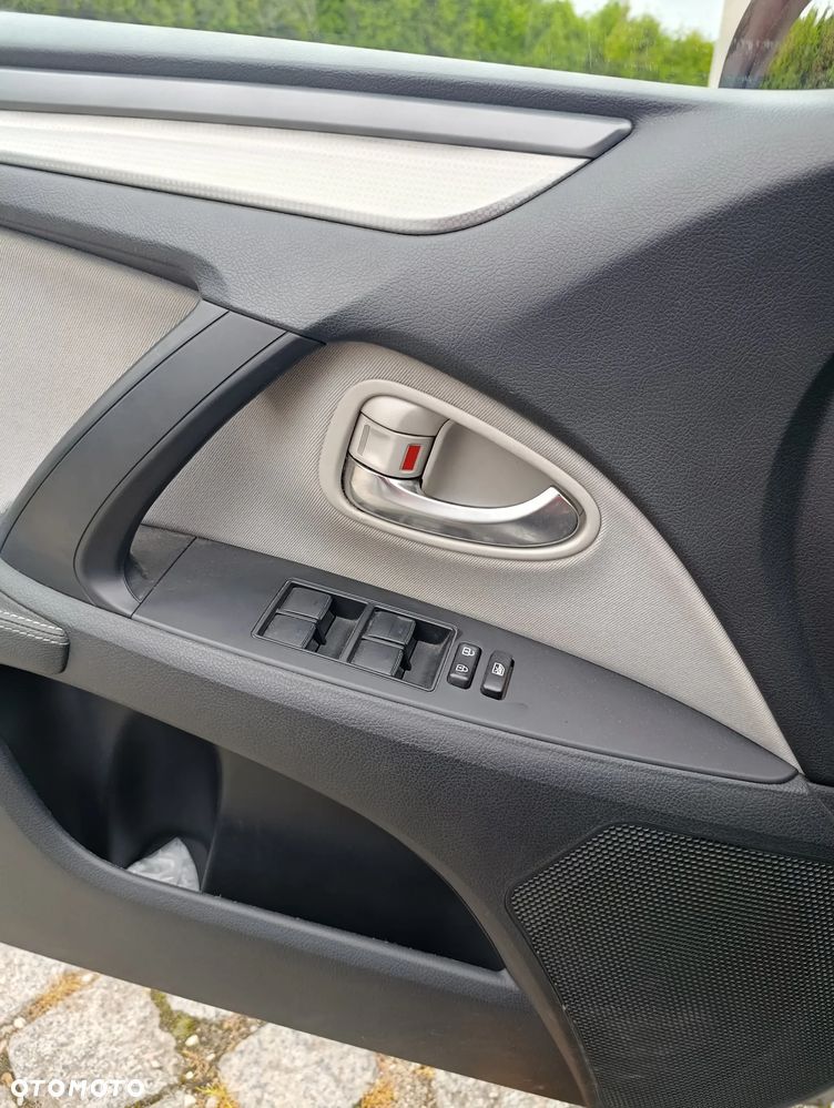 Toyota Avensis 2.0 D-4D Premium - 10