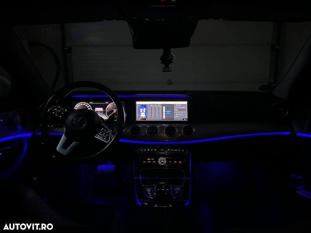 Mercedes-Benz E 220 d 4Matic 9G-TRONIC Exclusive - 22