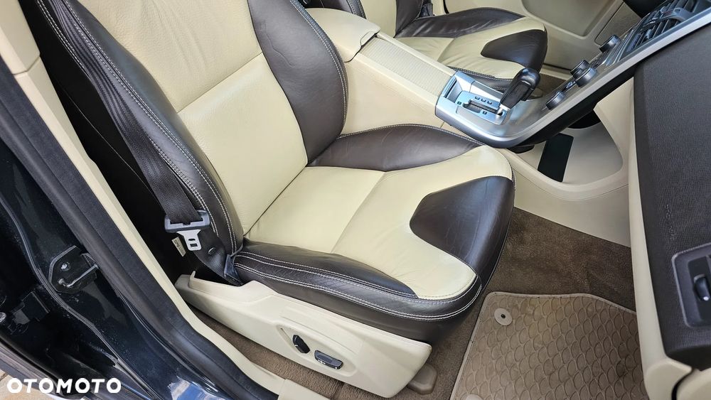 Volvo XC 60 - 30