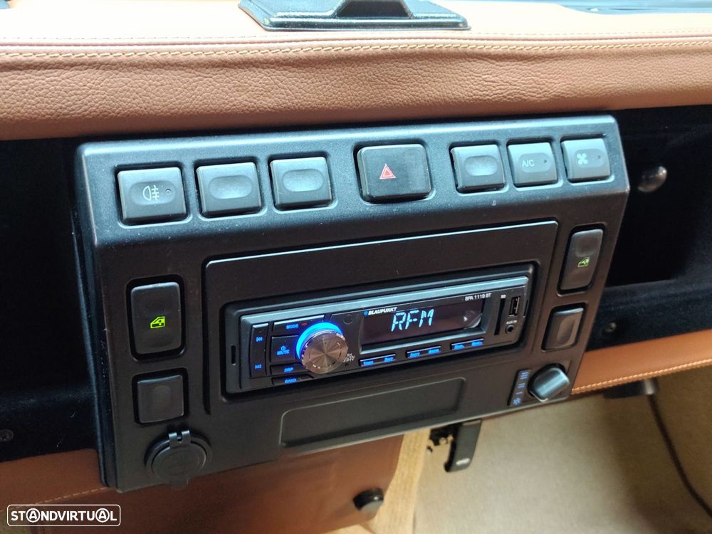 Land Rover Defender 130 - 14