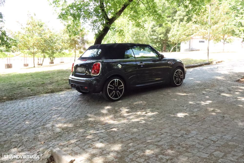 MINI Cabrio John Cooper Works - 10