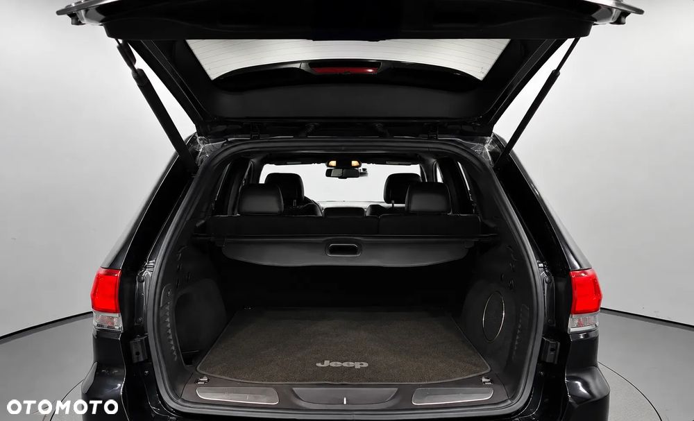 Jeep Grand Cherokee - 12