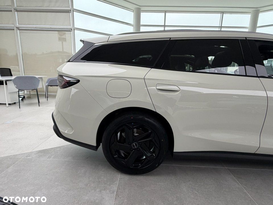 BYD Seal 6 - 7