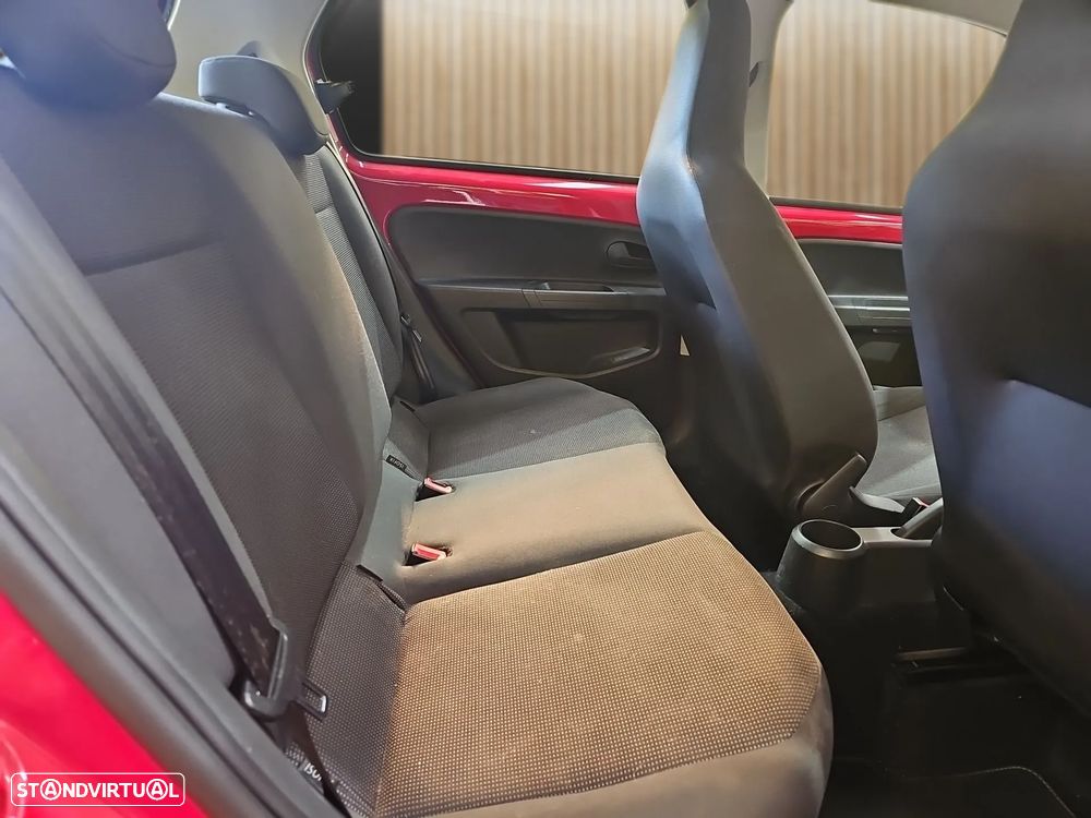 VW Up! 1.0 Take - 12