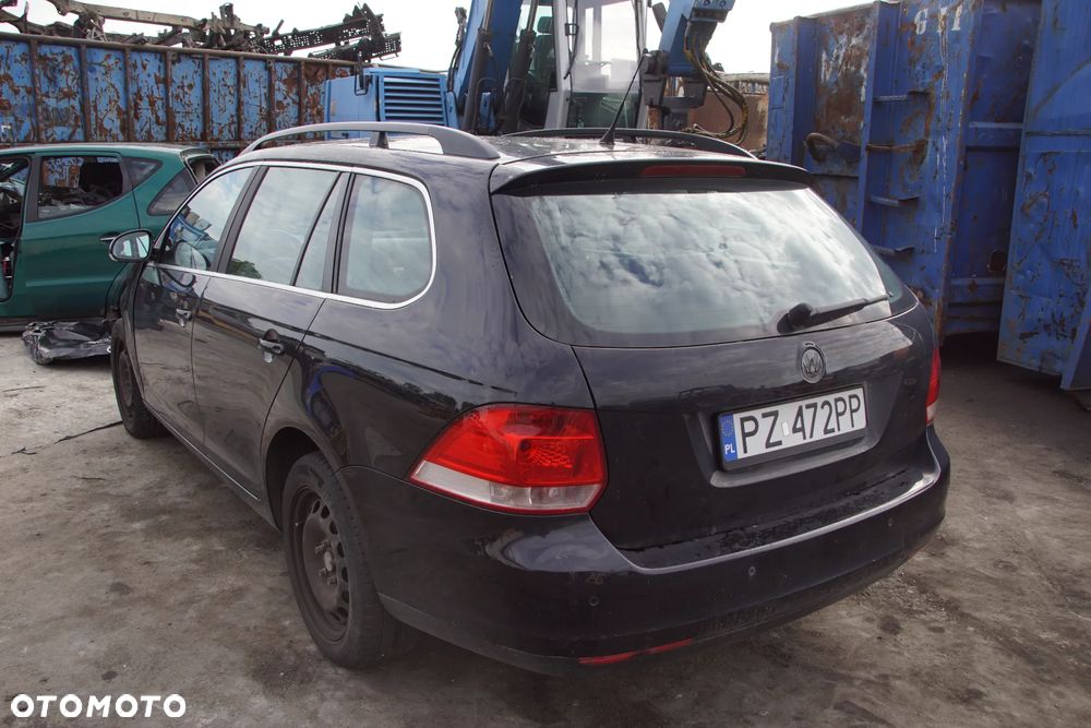 Auto na części - Volkswagen Golf V 1.6 MPI 102 KM BSE JHT LC9X 2008R Silnik Skrzynia Drzwi Zderzak Klapa Lampa Lusterko Klamka Szyba Deska Kokpit Sterownik Moduł Czujnik Licznik Panel Kierownica - 4