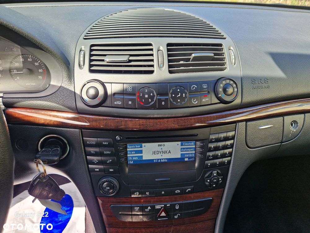 Mercedes-Benz Klasa E 240 Elegance - 18