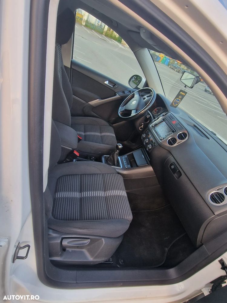 Volkswagen Tiguan - 8
