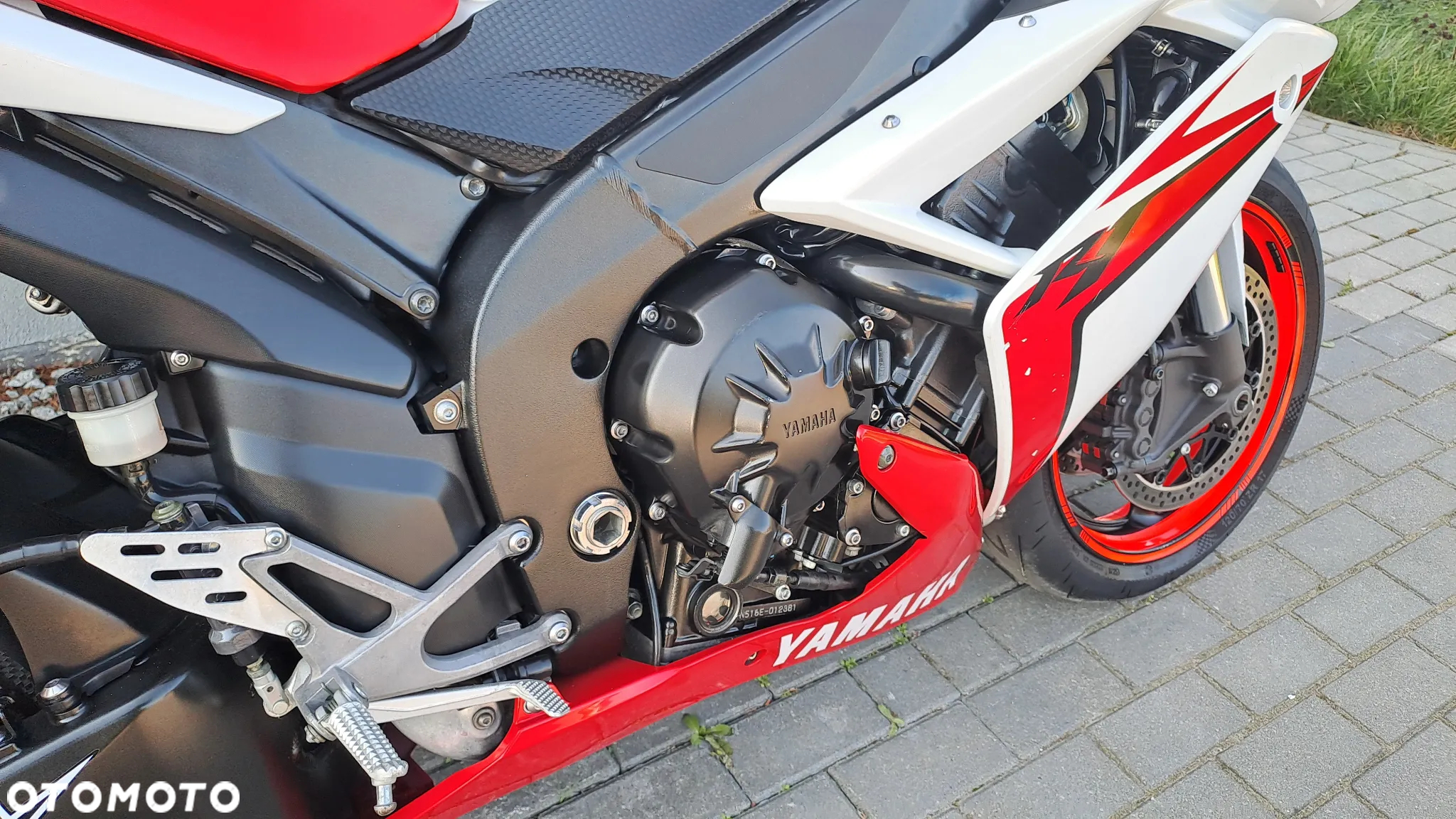 Yamaha R1 - 22