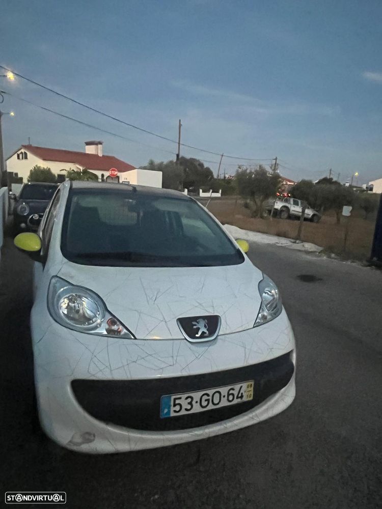 Peugeot 107 1.4 HDi Trendy - 2